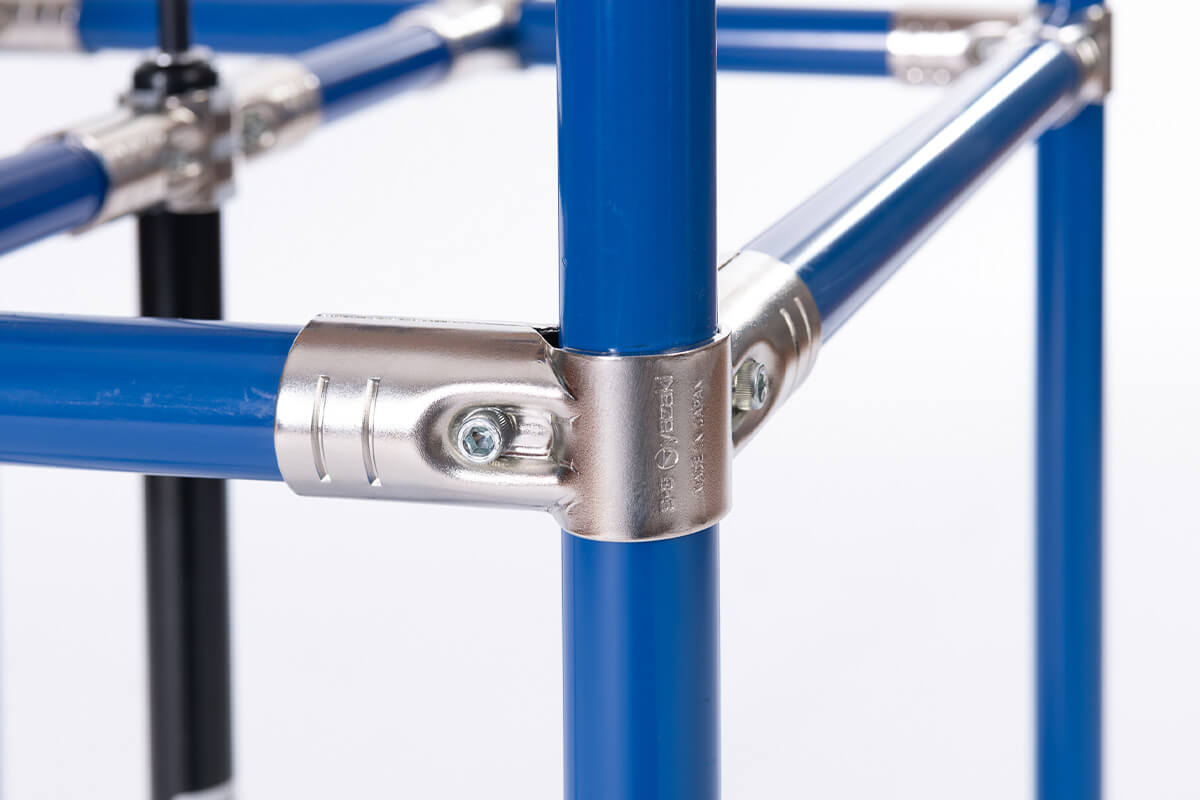 Metallverbinder für ein Rohrstecksystem